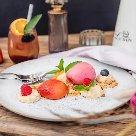 & Dresch فندق 3*