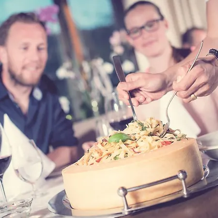 فندق & Dresch Erl